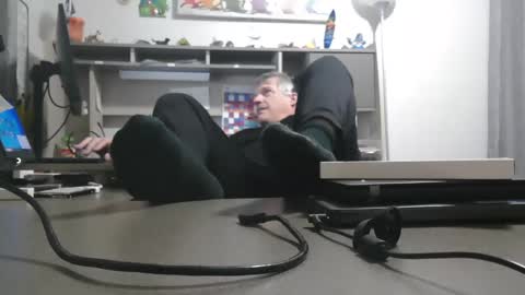 Snapshot of master_thorn chatting on January 15, 2025, 2:27 am Master Thorn online show from January 15, 2025, 2:27 am