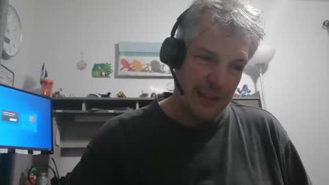 Snapshot of master_thorn chatting on January 17, 2025, 3:55 am Master Thorn online show from January 17, 2025, 3:55 am