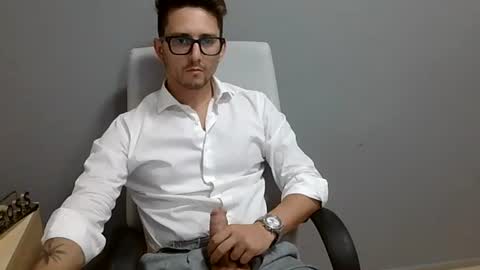 Snapshot of masterboss_fl chatting on July 17, 2026, 11:39 am Master Boss online show from July 17, 2026, 11:39 am