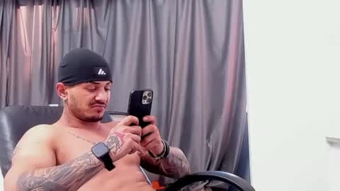 Snapshot of masterchris12 chatting on December 16, 2024, 6:53 am masterchris12 online show from December 16, 2024, 6:53 am