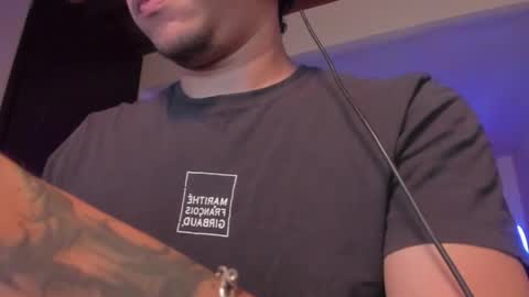 Juan Independent Model online show from October 29, 2025, 11:17 pm