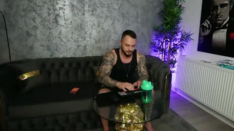 Snapshot of masterkingmuscle chatting on April 2, 2026, 8:50 pm masterkingmuscle online show from April 2, 2026, 8:50 pm