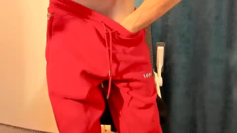 Snapshot of mastermiko chatting on December 5, 2024, 8:33 pm Silly Rabbit online show from December 5, 2024, 8:33 pm