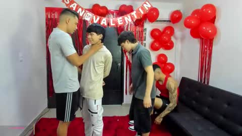 Snapshot of masters_sexx chatting on February 8, 2026, 11:35 am Team Cris Darwin- Fernando- Stiven- David online show from February 8, 2026, 11:35 am