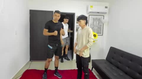 Snapshot of masters_sexx chatting on February 21, 2026, 11:22 am Team Cris Darwin- Fernando- Stiven- David online show from February 21, 2026, 11:22 am