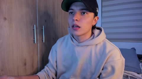 mastrangelo_x online show from September 19, 2025, 4:25 am