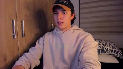 mastrangelo_x online show from October 27, 2025, 3:10 am