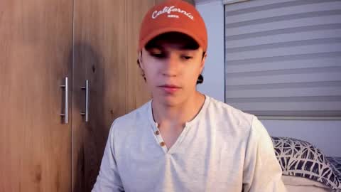 mastrangelo_x online show from December 4, 2025, 3:05 am