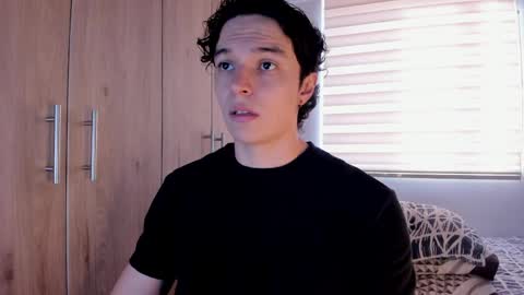 mastrangelo_x online show from April 3, 2026, 9:57 pm