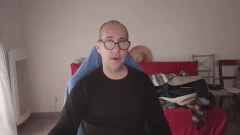 mat11efou online show from December 2, 2025, 7:25 am