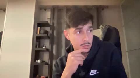 Aaron online show from December 16, 2025, 9:53 pm