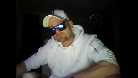 Snapshot of matcelpb1987 chatting on December 18, 2024, 3:58 am Marcel online show from December 18, 2024, 3:58 am