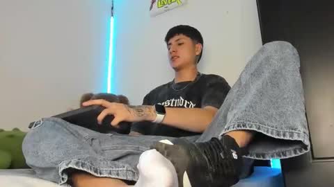 mateo_escobar online show from February 6, 2026, 4:17 am