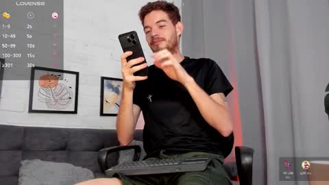 Snapshot of mateo_hunter chatting on November 4, 2025, 3:38 am MATEO HUNTER online show from November 4, 2025, 3:38 am