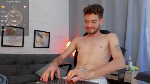 Snapshot of mateo_hunter chatting on November 15, 2025, 6:11 am MATEO HUNTER online show from November 15, 2025, 6:11 am