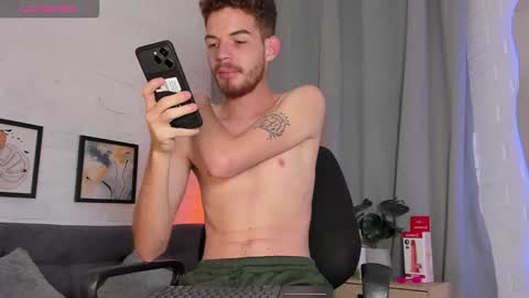 Snapshot of mateo_hunter chatting on November 18, 2025, 2:39 am MATEO HUNTER online show from November 18, 2025, 2:39 am