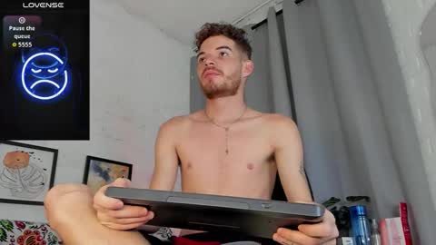 Snapshot of mateo_hunter chatting on December 16, 2025, 3:22 am MATEO HUNTER online show from December 16, 2025, 3:22 am