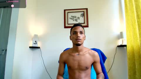 Snapshot of mateo_nick chatting on February 22, 2025, 5:35 pm Mateo and Noah online show from February 22, 2025, 5:35 pm