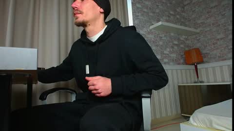 Snapshot of mateobenjamin chatting on December 22, 2025, 11:18 am MateoBenjamin online show from December 22, 2025, 11:18 am