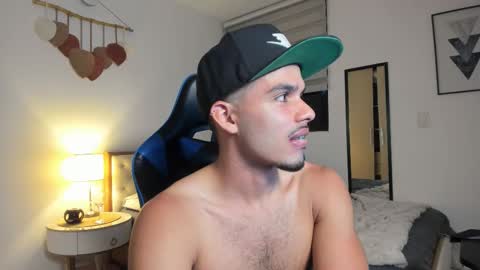 Snapshot of mateoleone chatting on November 4, 2025, 11:59 pm Matt online show from November 4, 2025, 11:59 pm