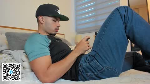 Snapshot of mateoleone chatting on November 25, 2025, 9:48 pm Matt online show from November 25, 2025, 9:48 pm