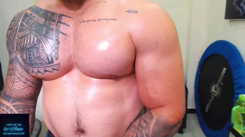 Snapshot of mateosexyhot22 chatting on December 4, 2025, 6:27 pm Mateo online show from December 4, 2025, 6:27 pm