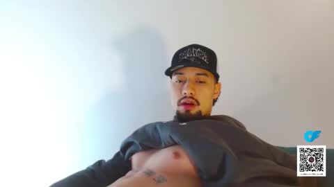 STRURIBE ON INSTAGRAM online show from December 17, 2025, 3:51 pm