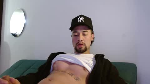 STRURIBE ON INSTAGRAM online show from March 3, 2026, 11:16 am