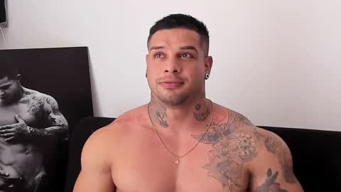 Snapshot of mathews_roses chatting on September 17, 2025, 4:52 pm Marck Mathews online show from September 17, 2025, 4:52 pm