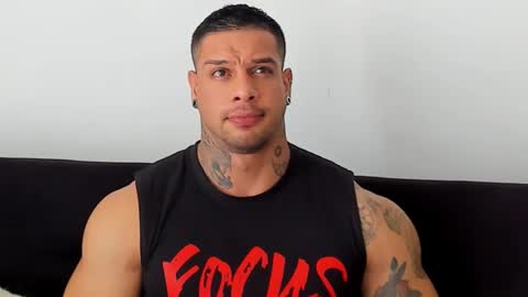 Snapshot of mathews_roses chatting on September 23, 2025, 2:09 pm Marck Mathews online show from September 23, 2025, 2:09 pm