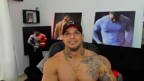 Snapshot of mathews_roses chatting on December 1, 2025, 10:04 pm Marck Mathews online show from December 1, 2025, 10:04 pm