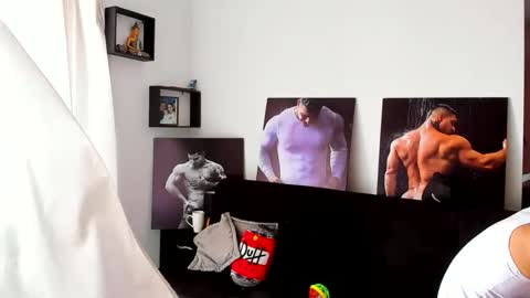 Snapshot of mathews_roses chatting on December 4, 2025, 2:59 pm Marck Mathews online show from December 4, 2025, 2:59 pm