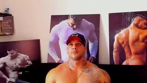 Snapshot of mathews_roses chatting on December 15, 2025, 8:02 pm Marck Mathews online show from December 15, 2025, 8:02 pm