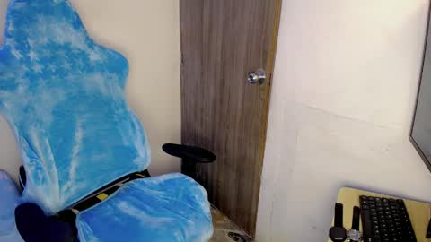 Snapshot of mathiass_twinkk_ chatting on March 27, 2026, 8:26 am MATHIAS online show from March 27, 2026, 8:26 am