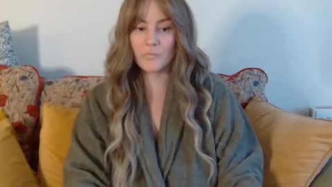 mathilde_solveig online show from December 20, 2024, 12:38 pm