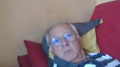 Snapshot of matricule4246 chatting on October 3, 2025, 9:17 am joyaam79 online show from October 3, 2025, 9:17 am