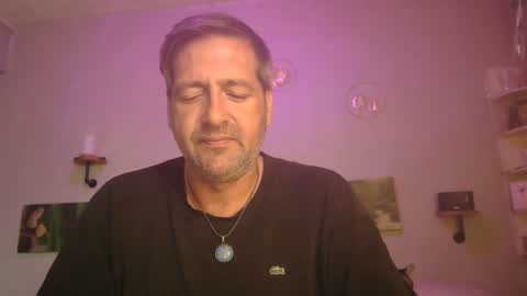 Snapshot of matrike1 chatting on October 15, 2025, 3:01 pm matrike1 online show from October 15, 2025, 3:01 pm