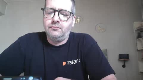 matrike1 online show from April 15, 2026, 10:44 am