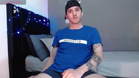 ---Matteo--- online show from December 22, 2025, 5:48 am