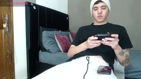 ---Matteo--- online show from February 8, 2026, 1:09 am