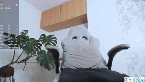 Snapshot of matteo_777 chatting on February 22, 2025, 12:05 am Mateo online show from February 22, 2025, 12:05 am