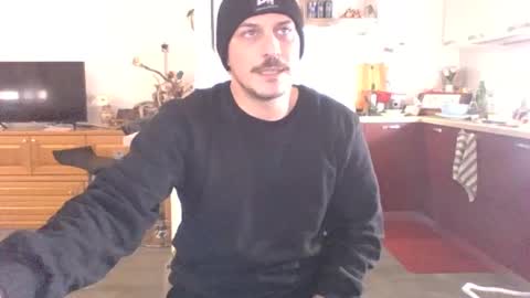 Snapshot of matteushh87 chatting on February 20, 2025, 7:55 am matteushh87 online show from February 20, 2025, 7:55 am