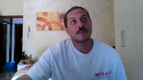 Snapshot of matteushh87 chatting on May 18, 2026, 10:21 am matteushh87 online show from May 18, 2026, 10:21 am
