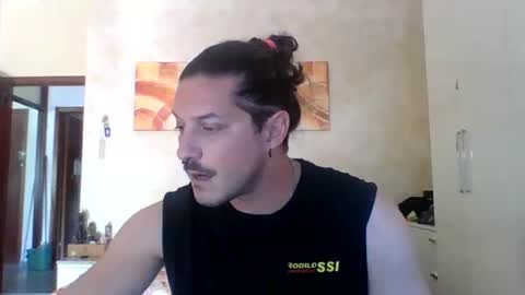 Snapshot of matteushh87 chatting on June 4, 2026, 9:04 am matteushh87 online show from June 4, 2026, 9:04 am
