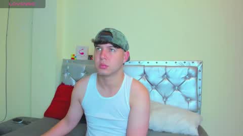 Snapshot of matthew_gill chatting on May 17, 2026, 12:12 pm matthewlatinc online show from May 17, 2026, 12:12 pm