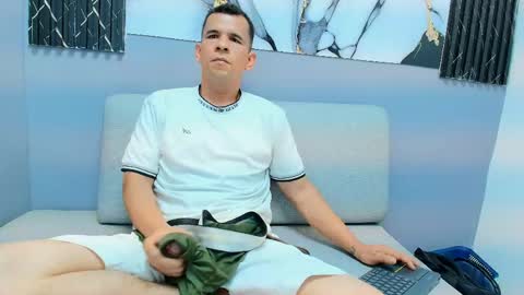 Snapshot of matthew_white2 chatting on May 29, 2026, 9:13 pm Matthew online show from May 29, 2026, 9:13 pm