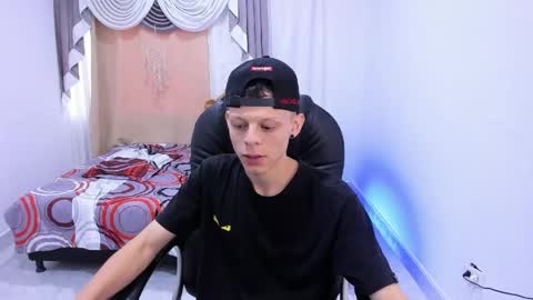 Snapshot of matthewboy_ chatting on May 15, 2026, 12:12 pm MatthewBoy online show from May 15, 2026, 12:12 pm