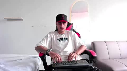 Snapshot of matthewcullenn chatting on December 4, 2025, 5:21 pm Matthew online show from December 4, 2025, 5:21 pm