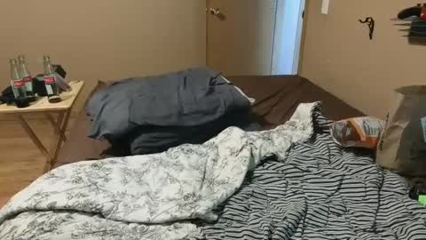 MH online show from September 12, 2025, 9:15 pm