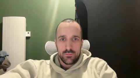 Snapshot of matthias24 chatting on January 8, 2026, 12:46 am M online show from January 8, 2026, 12:46 am